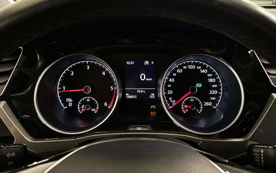 VW Touran 1,6 TDi 115 IQ.Drive DSG 7prs 5d