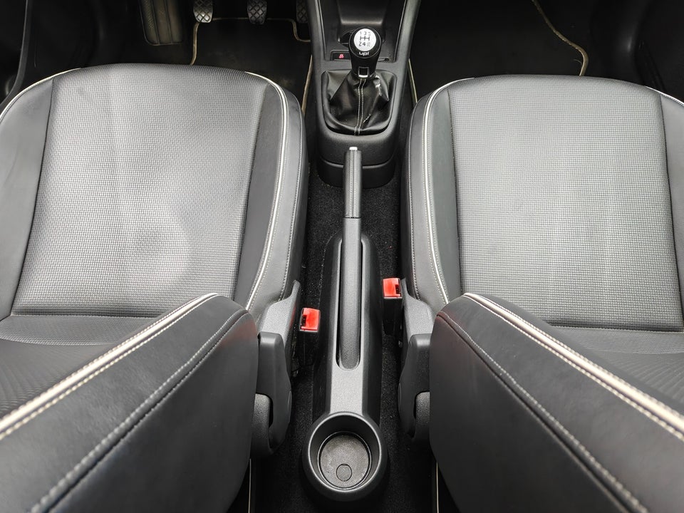 VW Up! 1,0 75 Black Up! 5d
