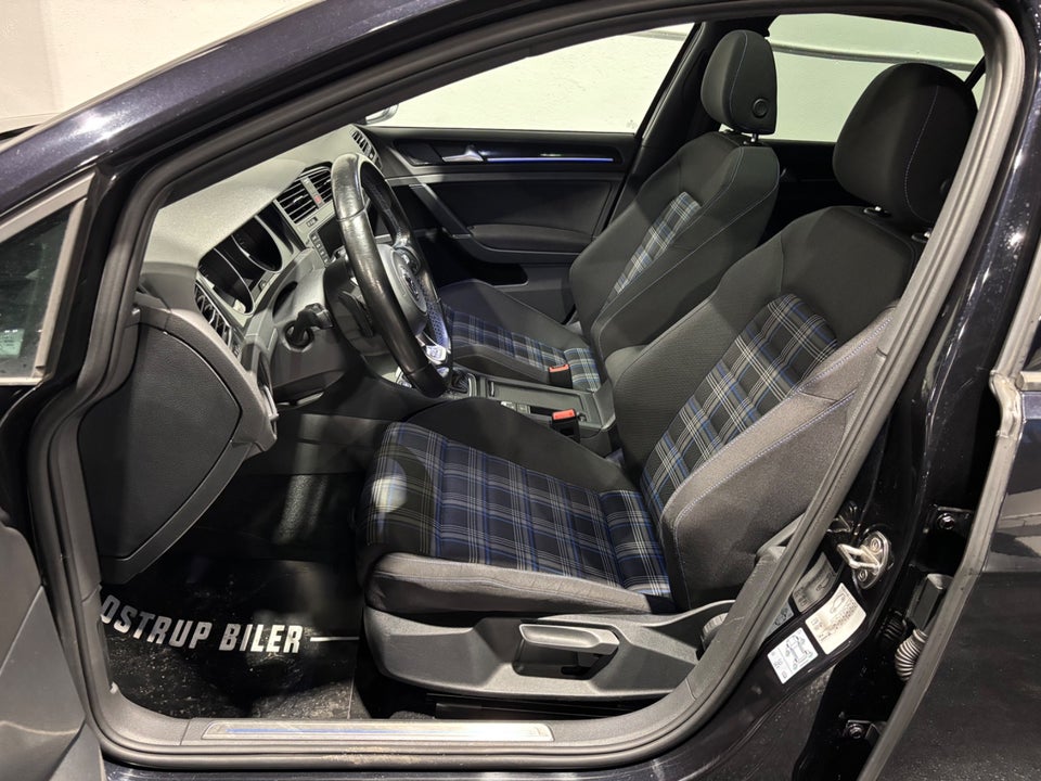 VW Golf VII 1,4 GTE Highline DSG 5d
