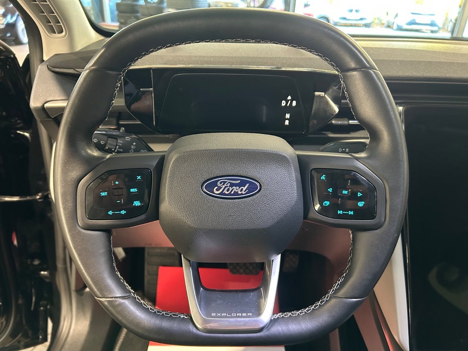 Ford Explorer 79 Select Extended Range 5d