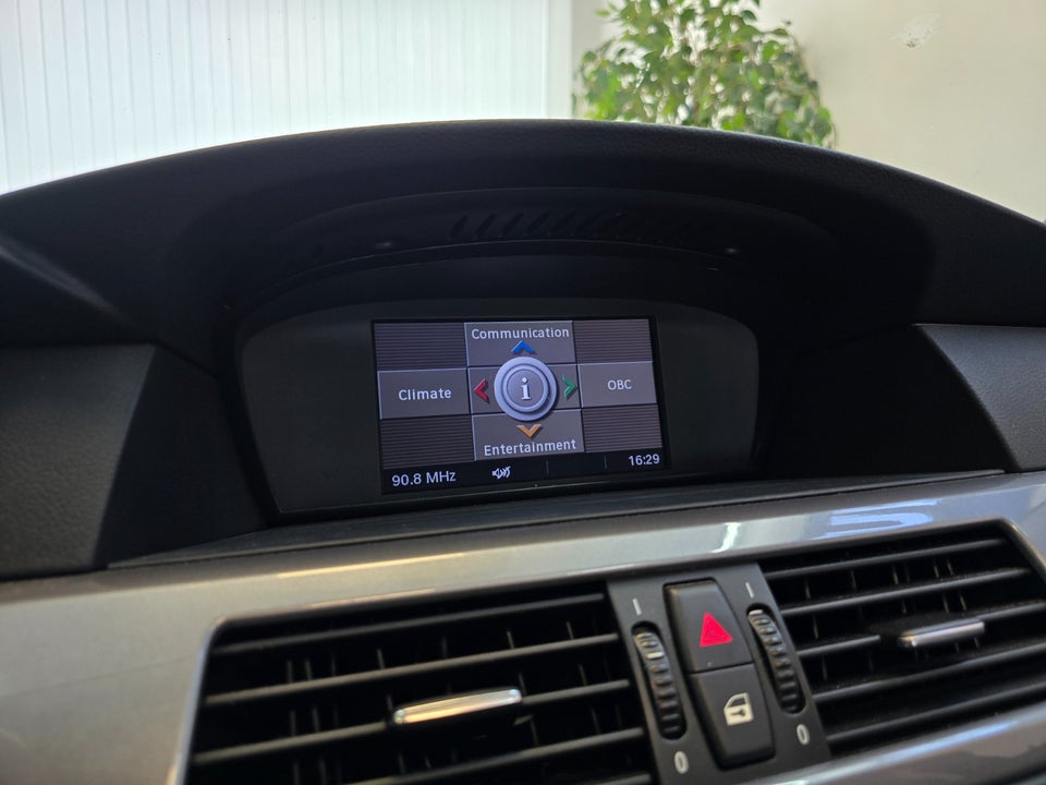 BMW 525i 3,0 Touring Steptr. 5d