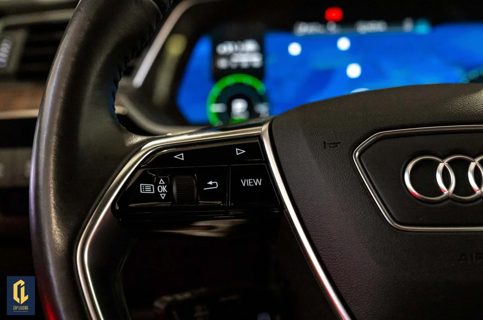 Audi e-tron 55 quattro 5d