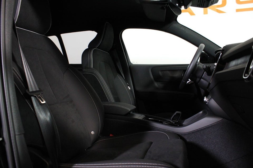 Volvo XC40 ReCharge Extended Range Plus 5d