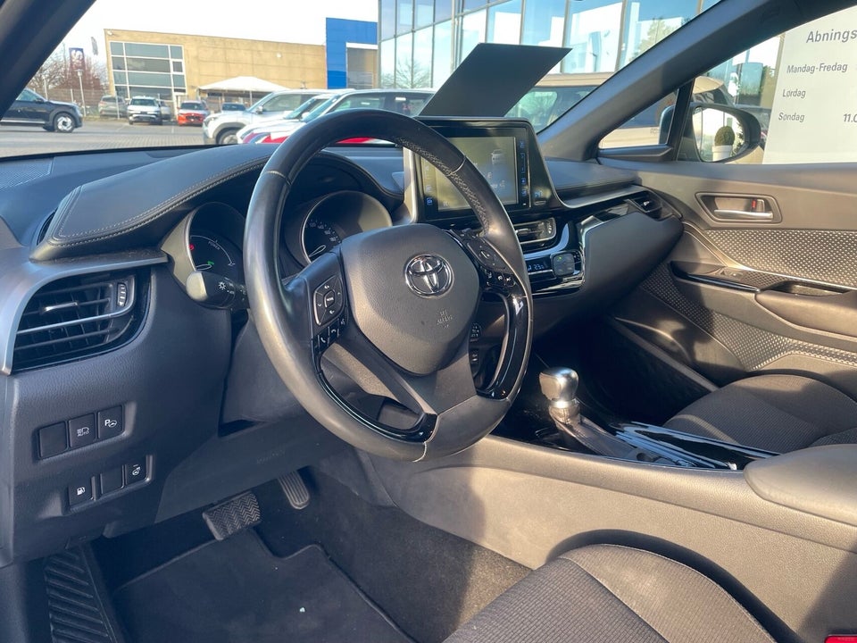 Toyota C-HR 1,8 Hybrid Premium Selected CVT 5d