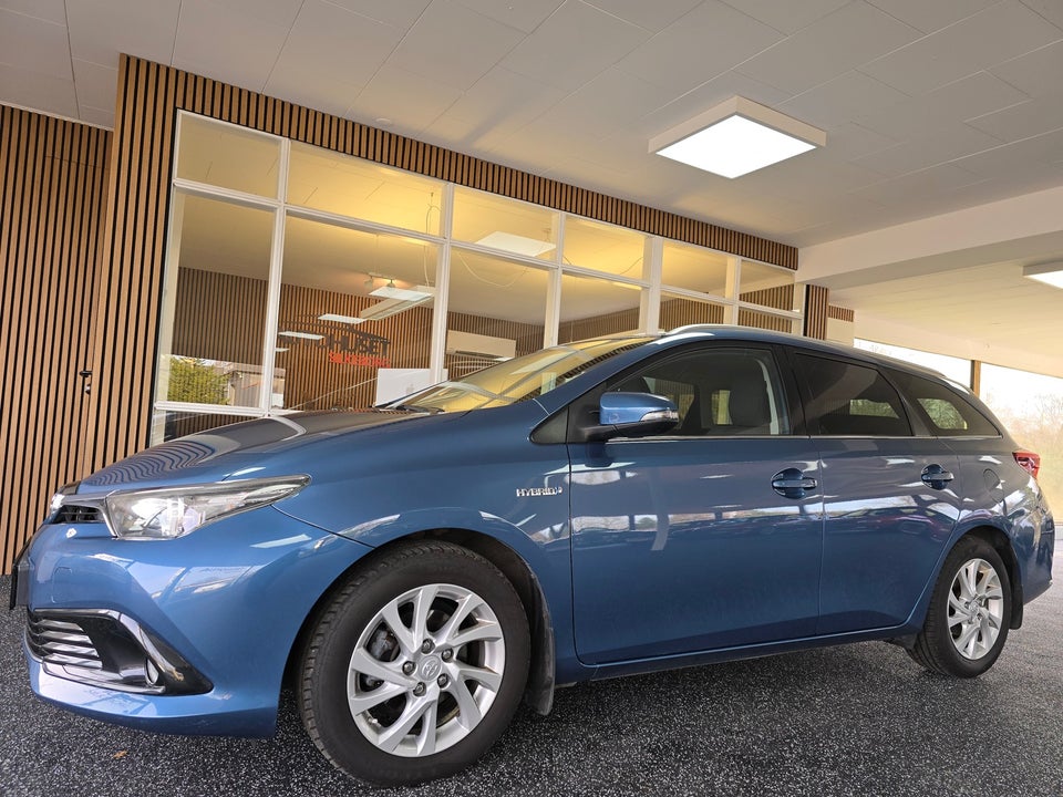 Toyota Auris 1,8 Hybrid H2 Touring Sports CVT 5d