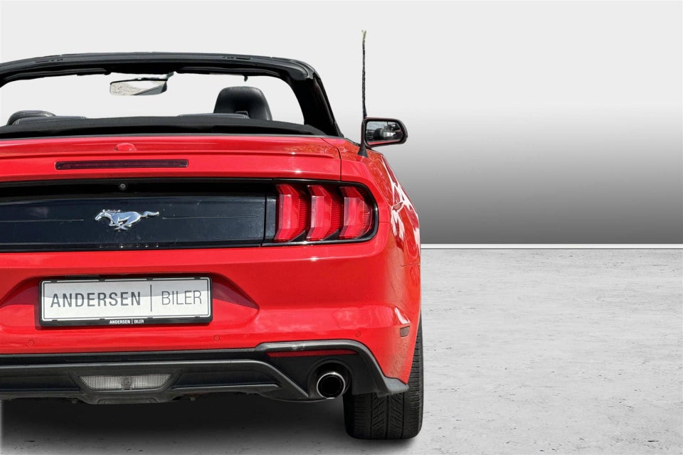 Ford Mustang 2,3 EcoBoost Convertible aut. 2d