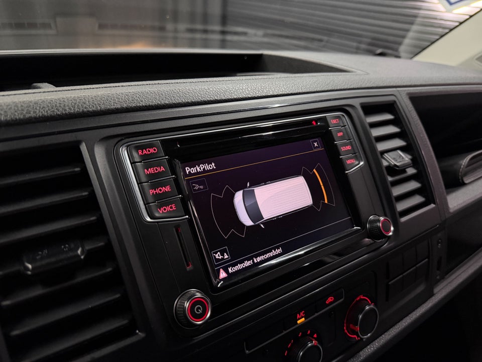 VW Transporter 2,0 TDi 150 Kassevogn DSG lang