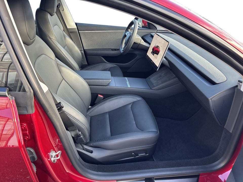 Tesla Model 3 RWD 4d