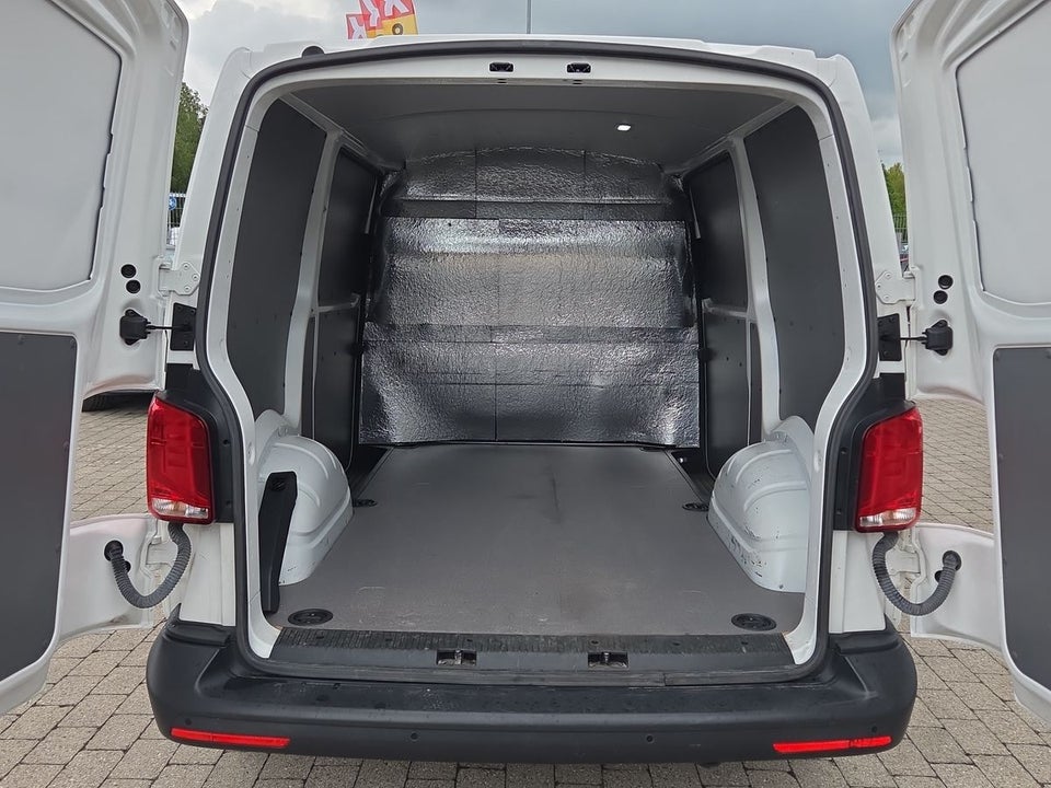 VW Transporter 2,0 TDi 150 Kassevogn DSG kort
