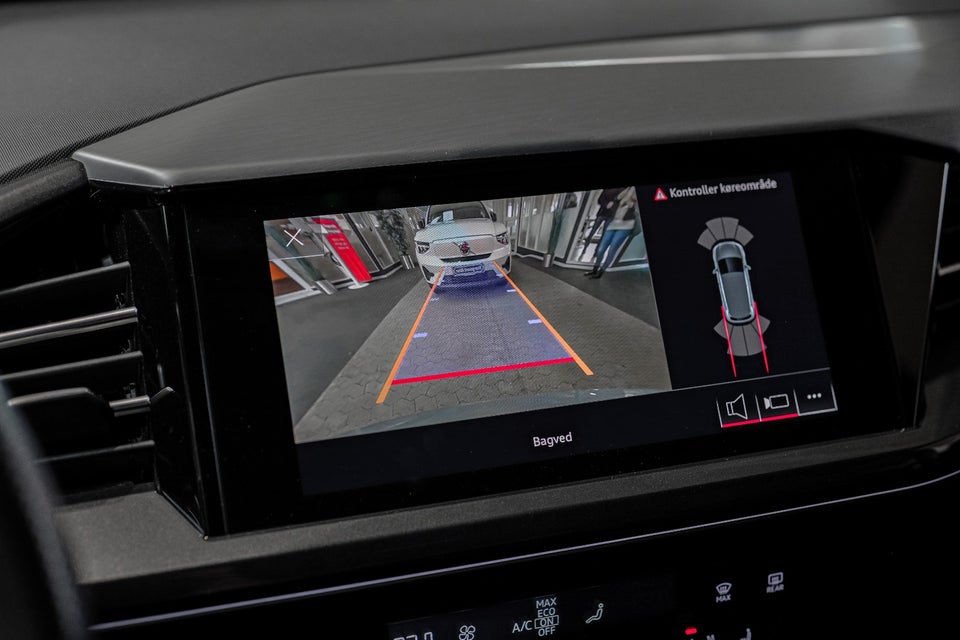 Audi Q4 e-tron 40 S-line 5d