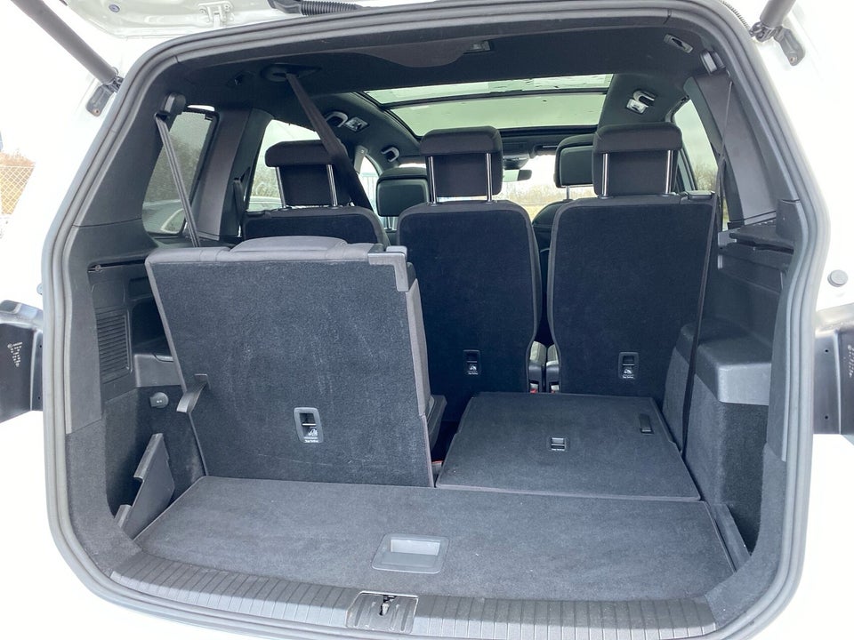 VW Touran 1,8 TSi 180 R-line DSG 7prs 5d