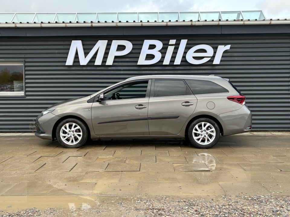 Toyota Auris 1,8 Hybrid H2 Comfort Touring Sports CVT 5d