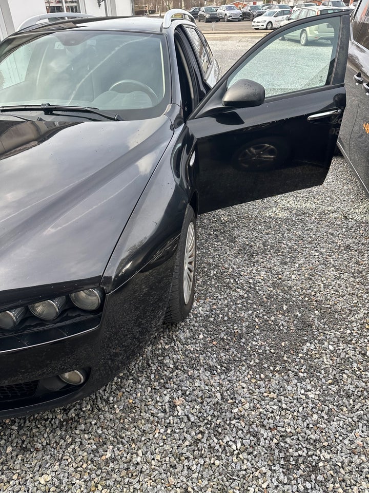 Alfa Romeo 159 2,2 JTS 4d
