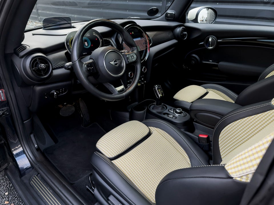 MINI Cooper SE Resolute Edition 3d