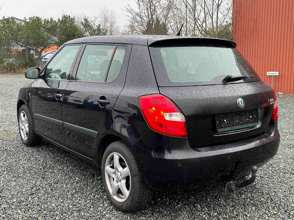 Skoda Fabia 1,6 16V Ambiente 5d