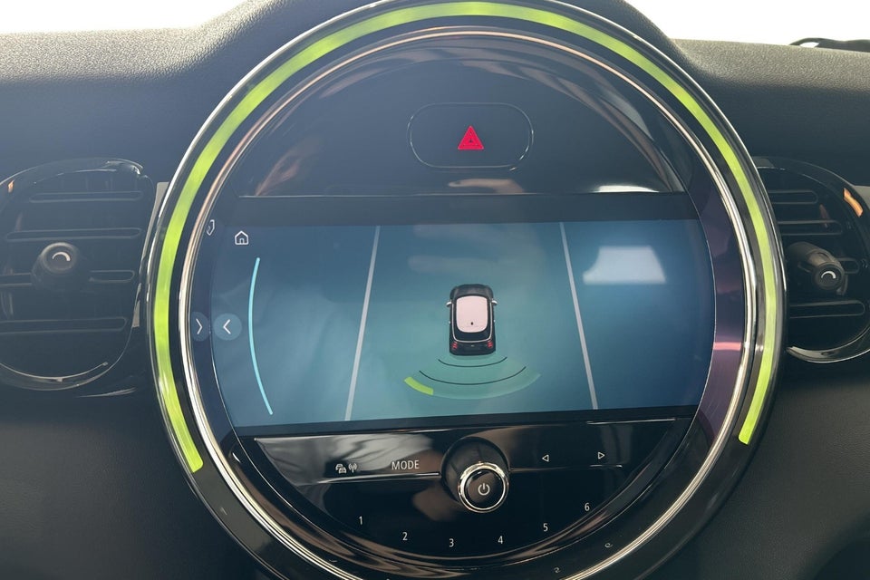 MINI Cooper SE Essential 3d