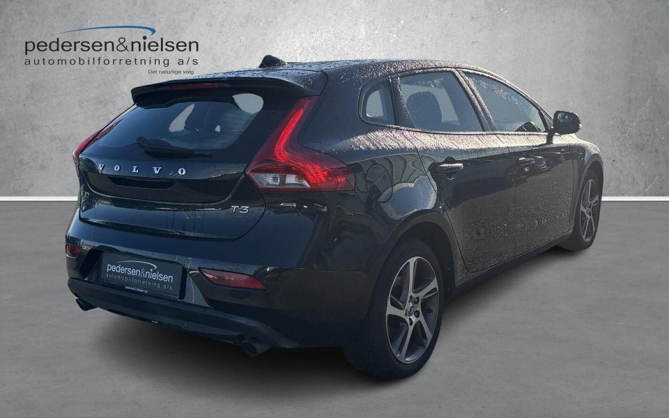 Volvo V40 1,5 T3 152 Momentum aut. 5d
