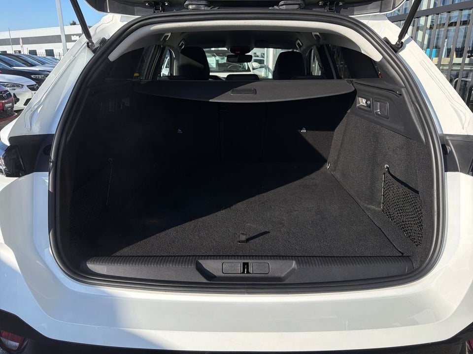 Peugeot 308 1,6 Hybrid First Selection+ SW EAT8 5d