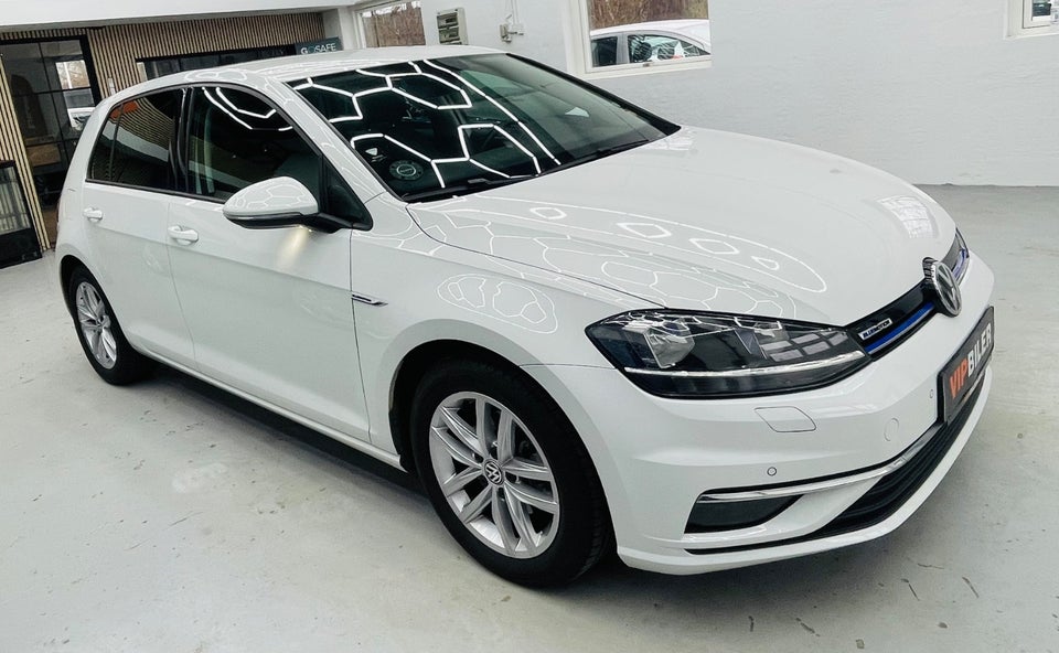 VW Golf VII 1,5 TSi 130 Highline DSG 5d