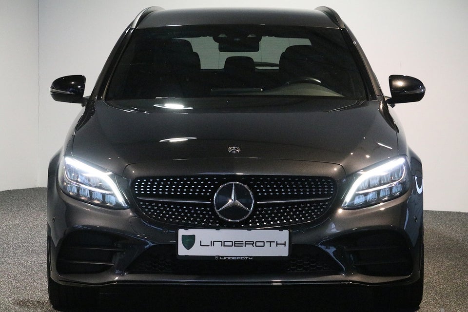 Mercedes C300 de 2,0 AMG Line stc. aut. 5d