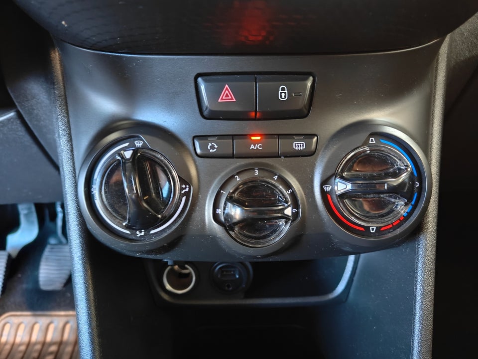 Peugeot 2008 1,2 VTi 82 Active Sky 5d