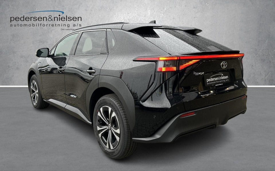 Toyota bZ4X Executive 5d