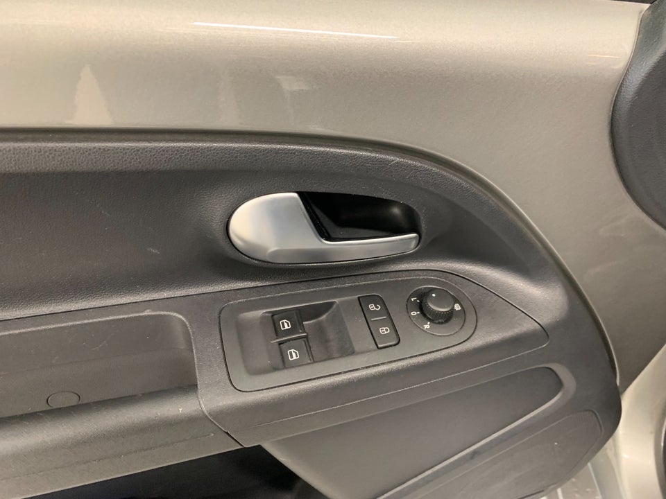 VW e-Up! Move Up! 5d