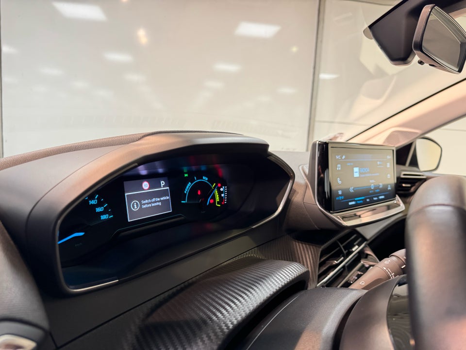 Peugeot e-208 50 Style 5d