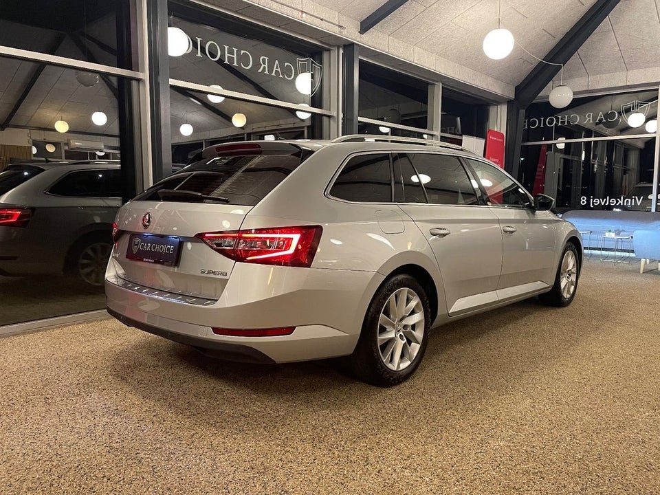 Skoda Superb 2,0 TDi 150 Style Combi DSG 5d