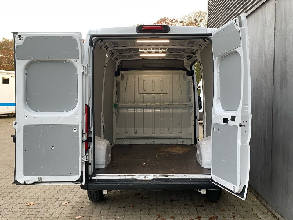 Fiat Ducato 33 2,3 MJT 140 Kassevogn L2H2 Pro+ aut.