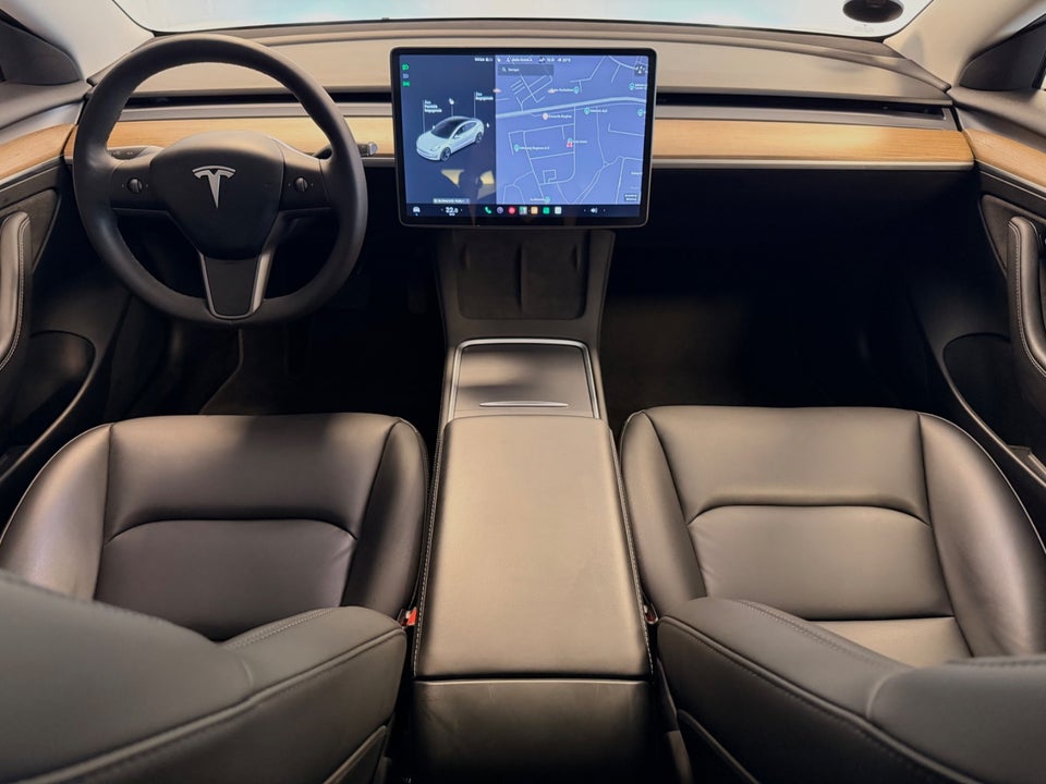 Tesla Model 3 Standard Range+ RWD 4d