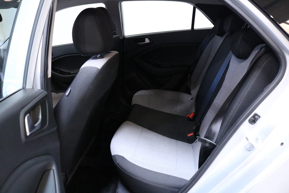 Hyundai i20 1,25 Premium 5d