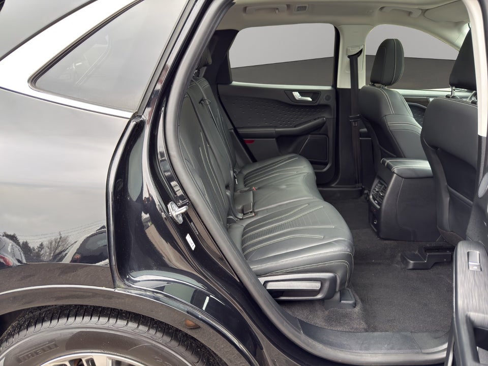 Ford Kuga 2,5 PHEV Vignale CVT 5d