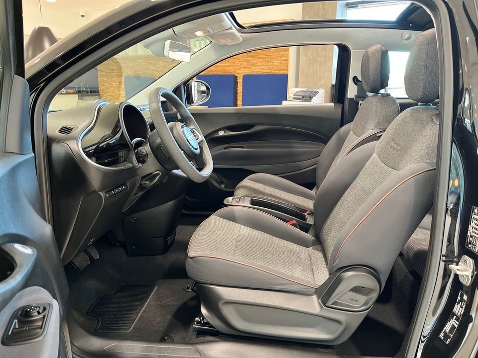 Fiat 500e 42 Icon Cabrio 2d