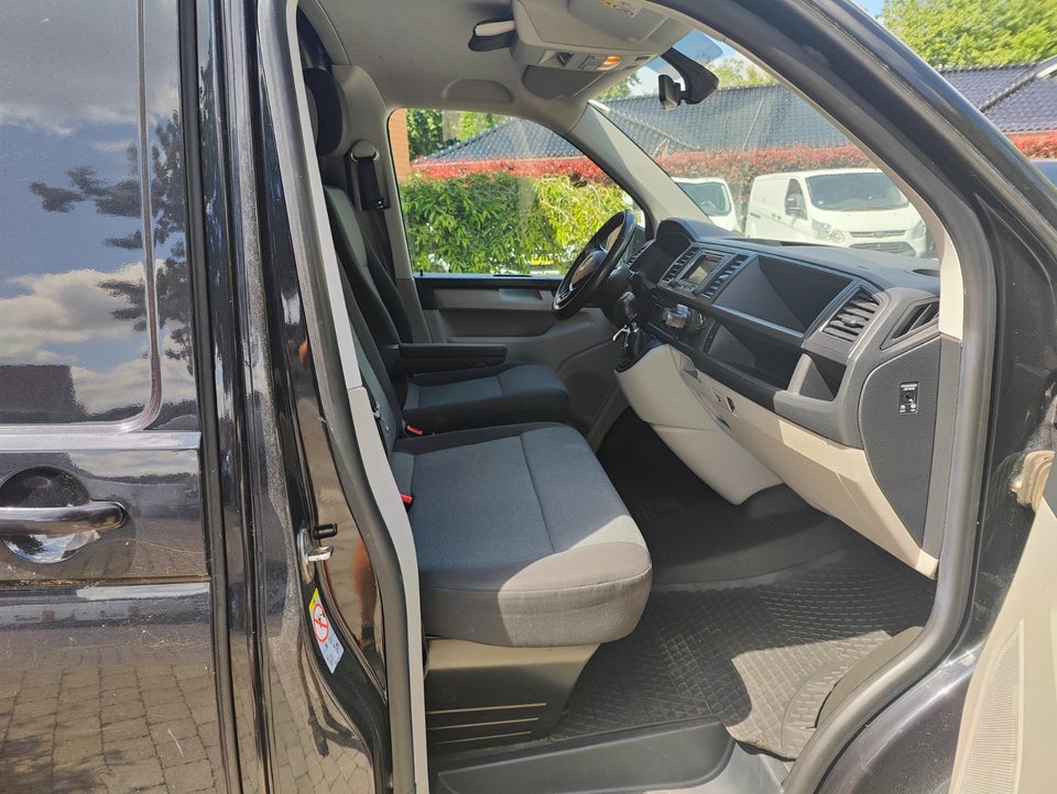 VW Transporter 2,0 TDi 150 Kassevogn lang