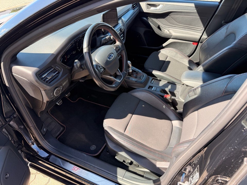 Ford Focus 1,0 EcoBoost ST-Line 5d