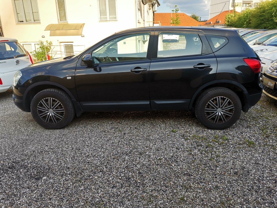 Nissan Qashqai 2,0 Tekna 5d