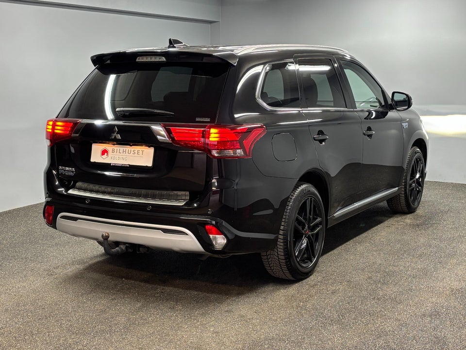 Mitsubishi Outlander 2,4 PHEV Intense CVT 4WD 5d