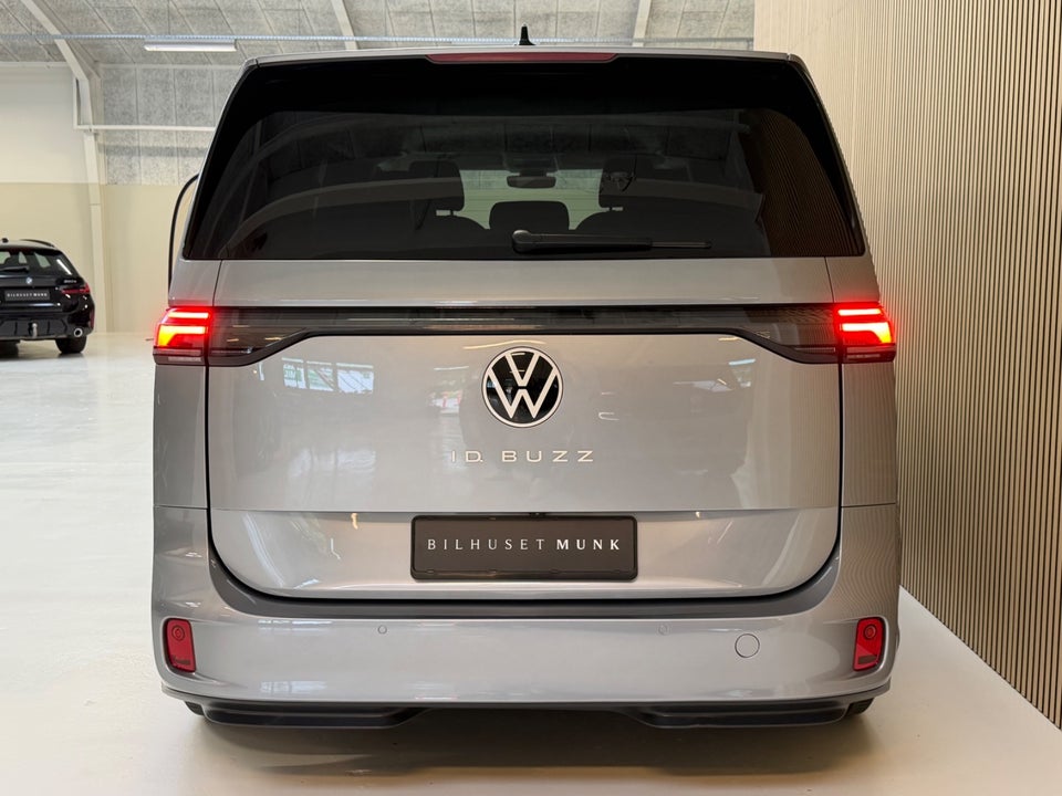 VW ID. Buzz 79 Pro SWB 5d