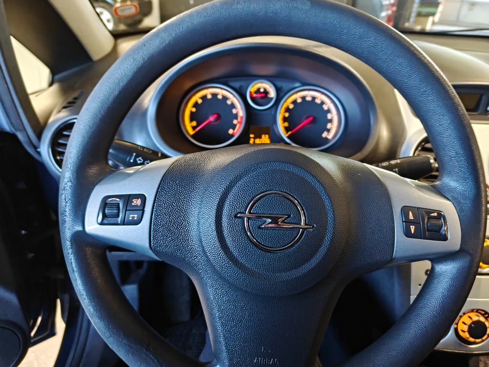 Opel Corsa 1,2 16V Cosmo 5d