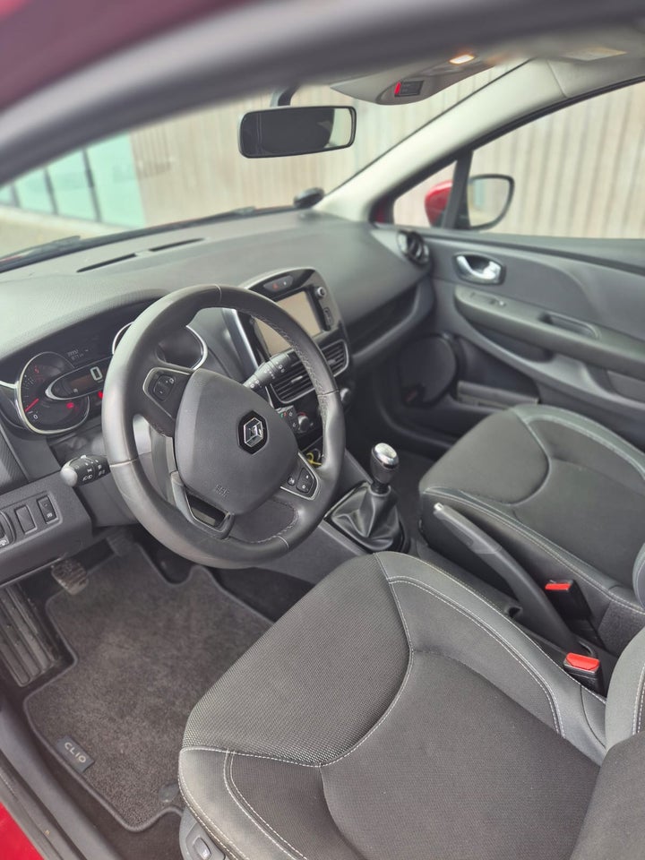 Renault Clio IV 1,5 dCi 90 Limited Sport Tourer 5d