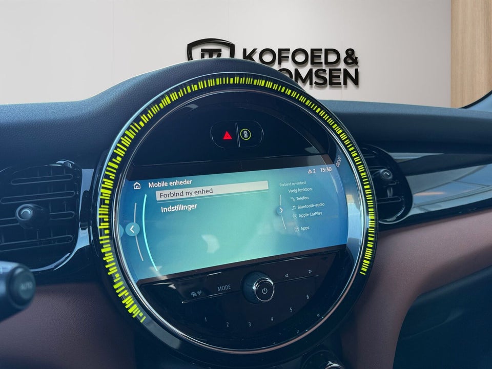 MINI Cooper SE Essential 3d