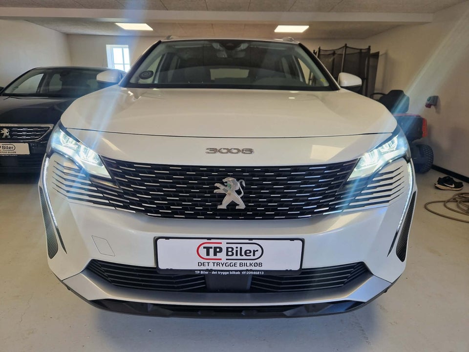 Peugeot 3008 1,6 Hybrid First Selection EAT8 5d