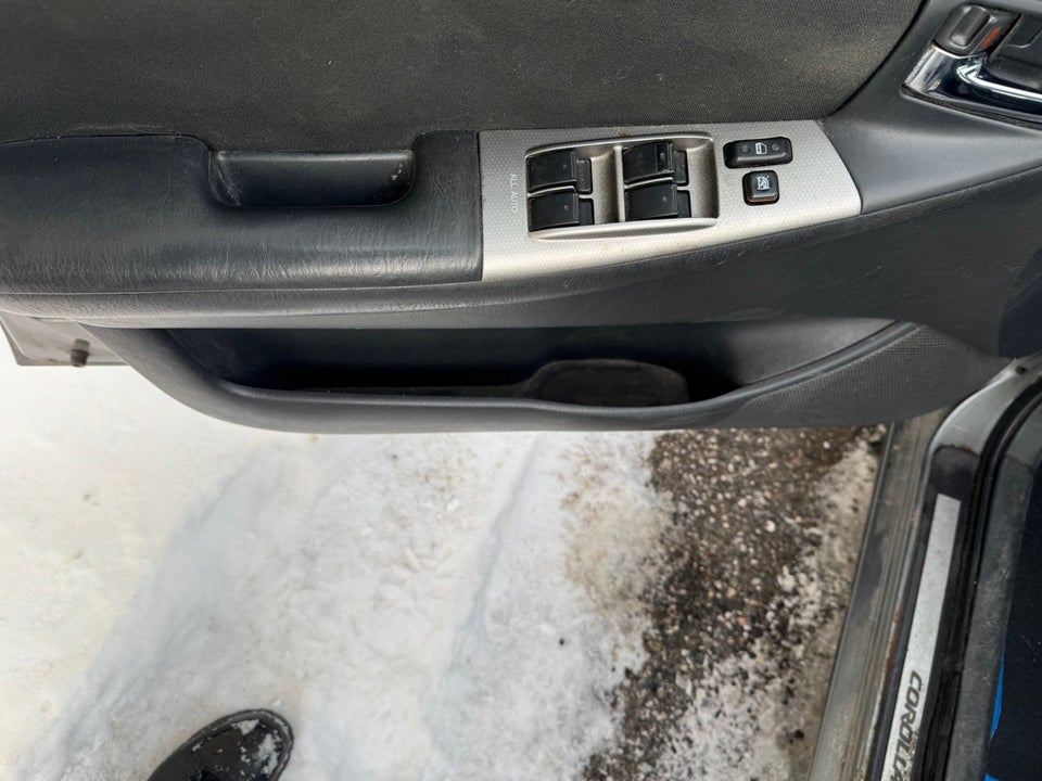 Toyota Corolla 1,6 Sol 5d