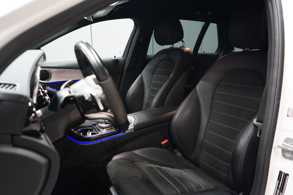 Mercedes C300 e 2,0 AMG Line stc. aut. 5d