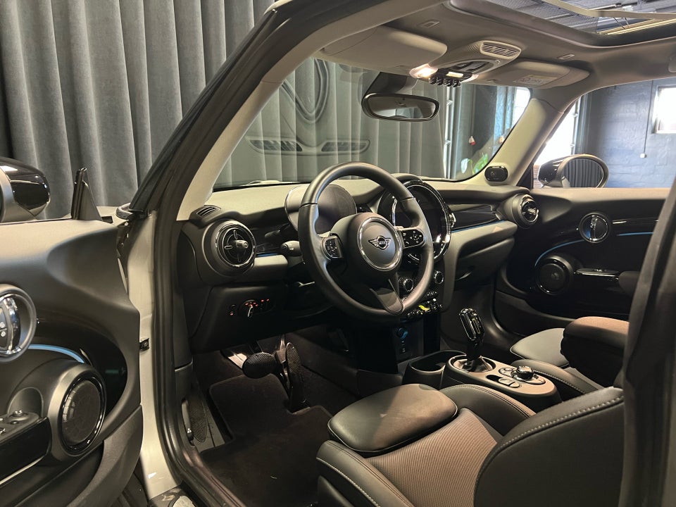 MINI Cooper SE Edition Premium Plus 3d