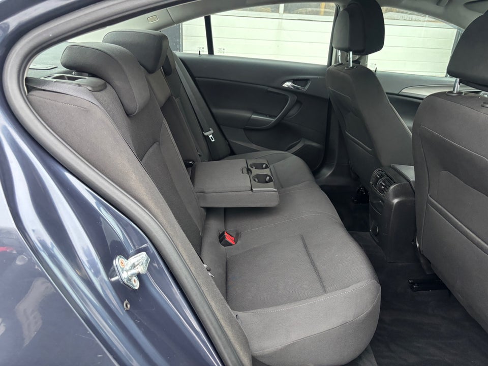 Opel Insignia 1,8 Edition 4d