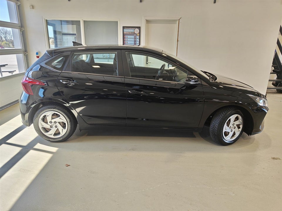 Hyundai i20 1,0 T-GDi Essential DCT 5d