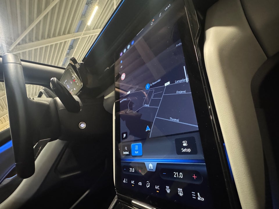 Ford Explorer 82 Premium Extended Range 5d