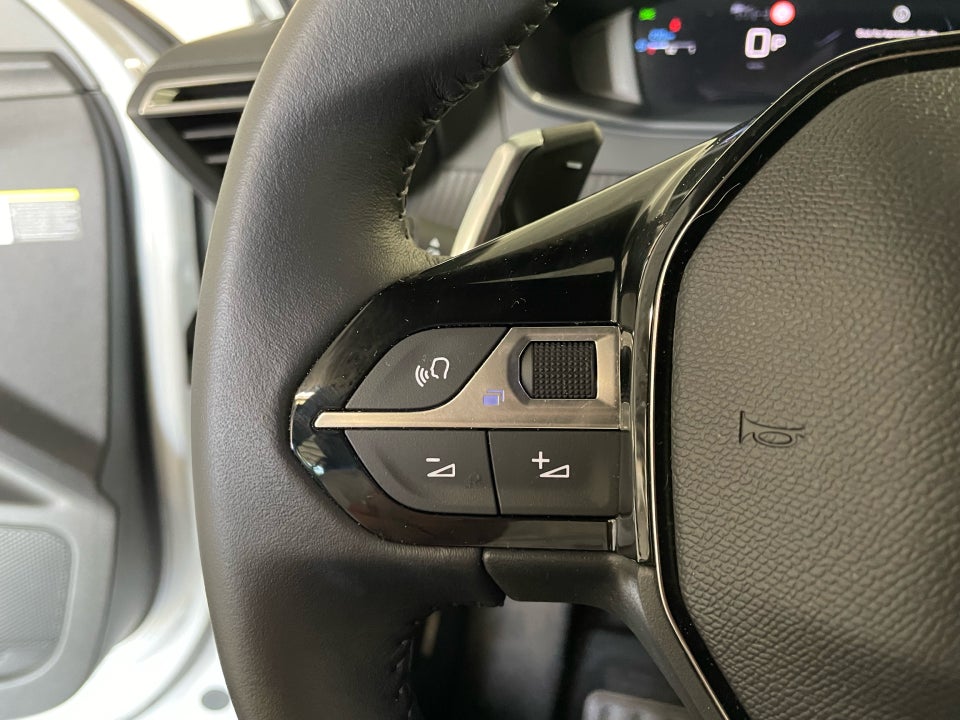Peugeot 2008 1,2 PureTech 130 Allure EAT8 5d